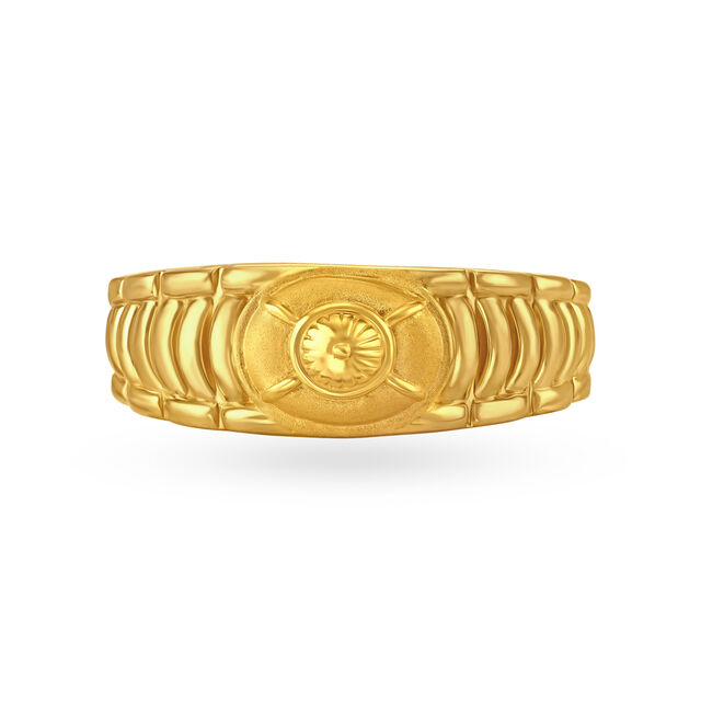 Traditional Charming Gold Ring for Men 4