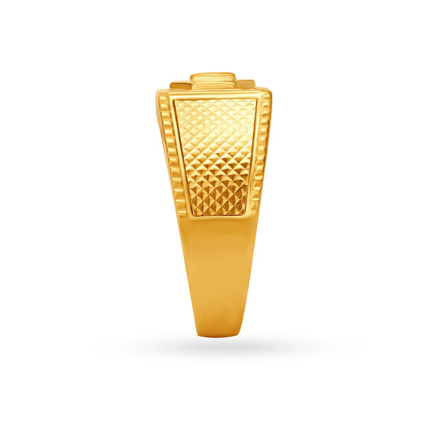 Elaborate Gold Finger Ring for Men