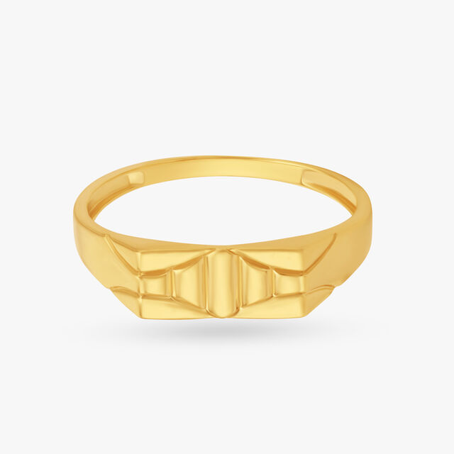Enthralling Opulent Gold Ring for Men