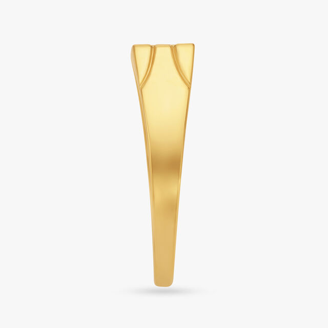 Enthralling Opulent Gold Ring for Men