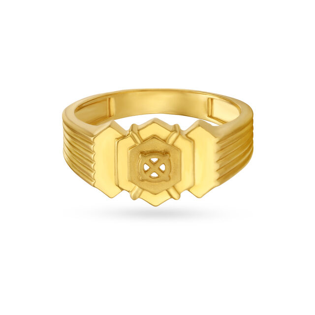 Helm Wheel Motif Gold Finger Ring For Men