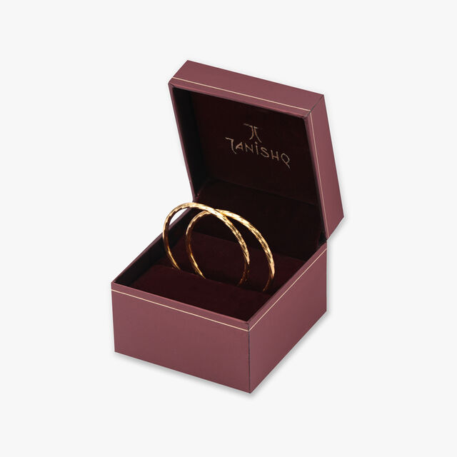 Graceful Twist Bangle 4
