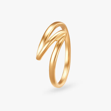 Sleek Twist Gold Finger Ring