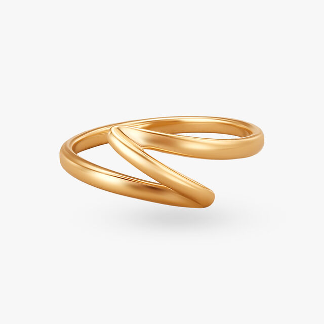 Sleek Twist Gold Finger Ring