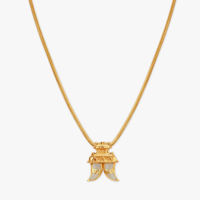Valiant Tiger Claw Pendant with Chain,,hi-res