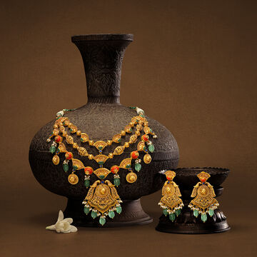 Sparkling Chandak Filigree Patterned Necklace Set