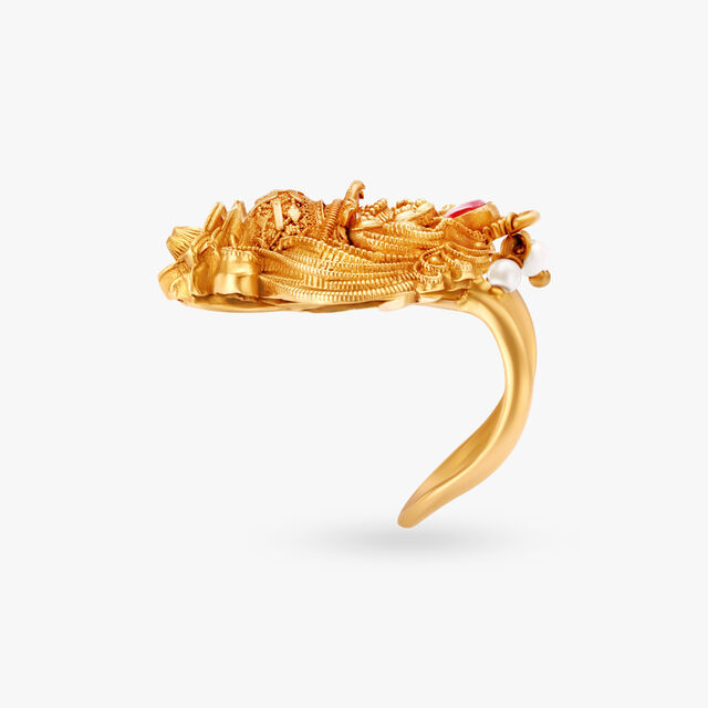 Kalash Gold Vanki Finger Ring 4