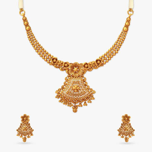 Tanishq 22 Karat Gold Necklace Set for Women 