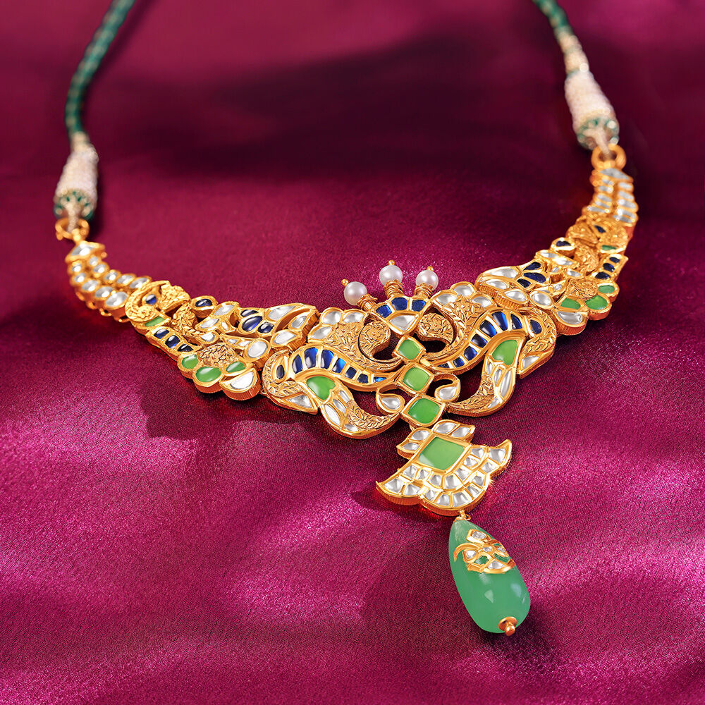 Tanishq Kundan Elegance Gold Necklace Set