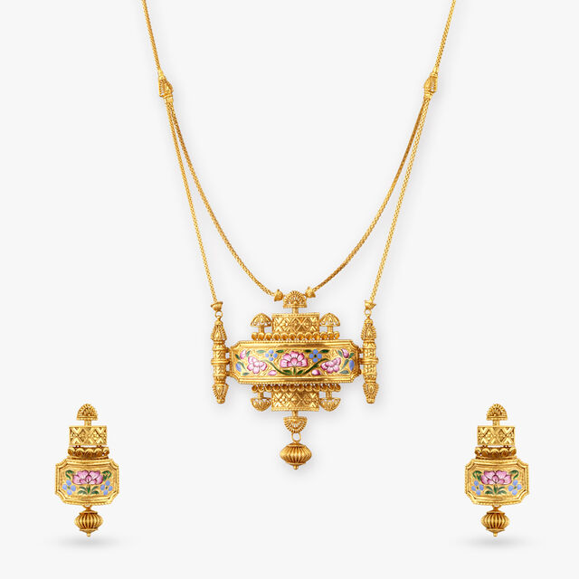 Elegant Glow Gold Necklace Set 