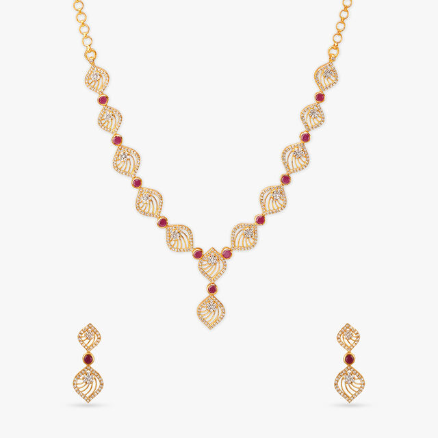 Tanishq 22KT Gold Necklace Set 