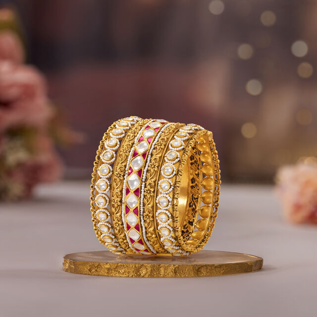 Gajra Glory Gold Bangle 