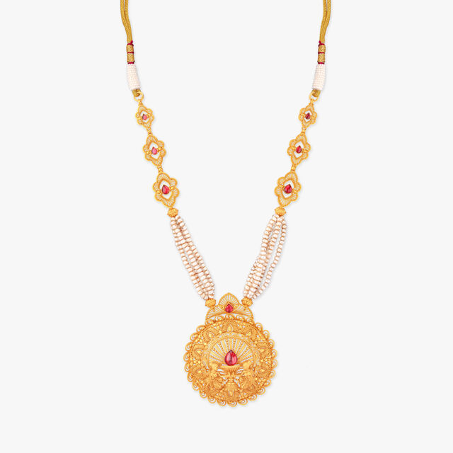 Sacred Splendour Gold Necklace set 2