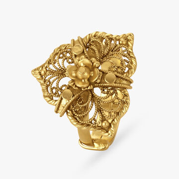 Opulent Filigree Pattern Finger Ring