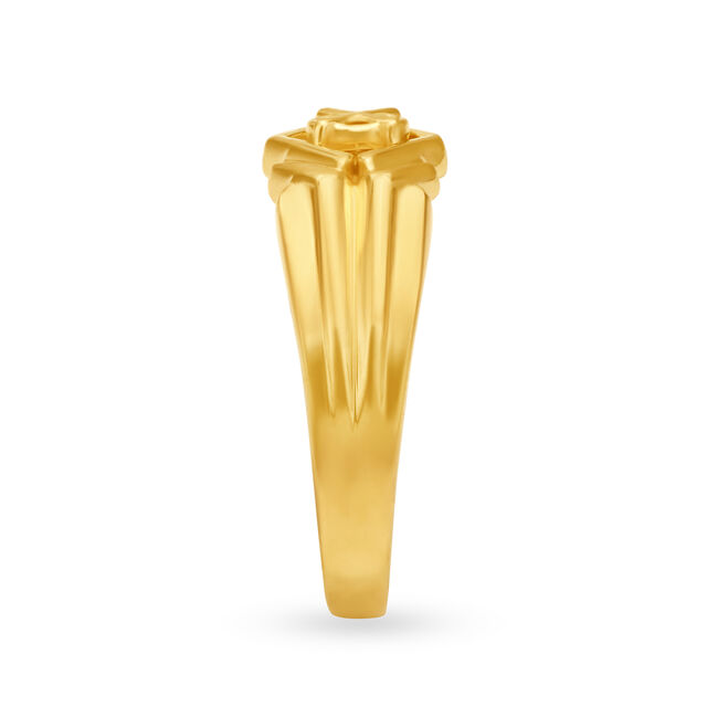 Regal 22 Karat Yellow Gold Finger Ring,,hi-res