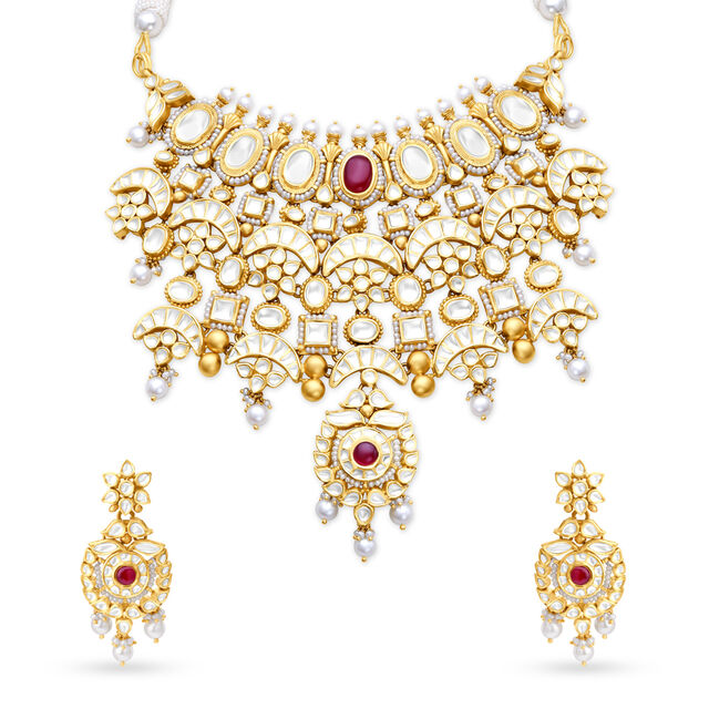 Alluring Gold Kundan Necklace Set for the Punjabi Bride 