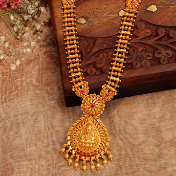 Gleaming Nakshi Haaram