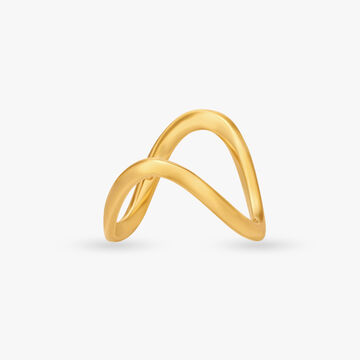 Sleek Vanki Gold Finger Ring