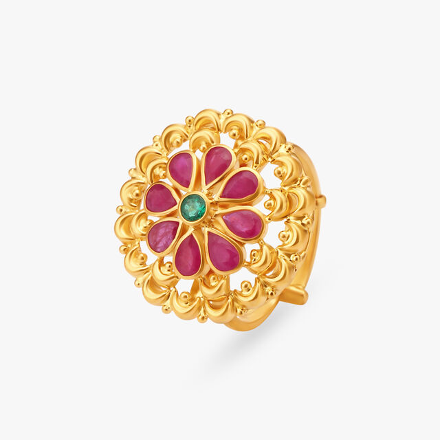 Vibrant Gold Finger Ring 