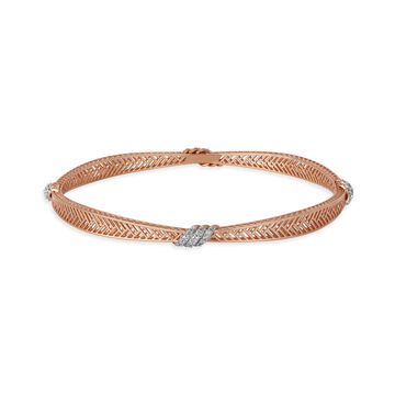 Sleek 18kt Gold Bangle for the Bold Mia Woman