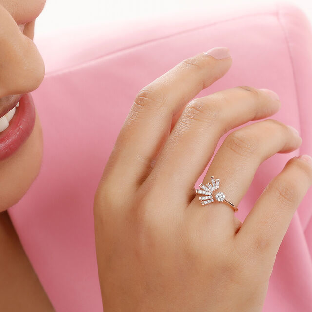 18 KT Rose Gold Lovely Floral Ring 3