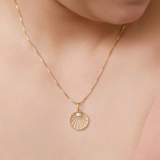 18 KTYellow Gold Interlocking Pendant 3