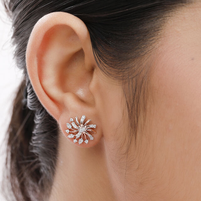 18 KT Rose Gold Simple Floral Stud Earrings 3