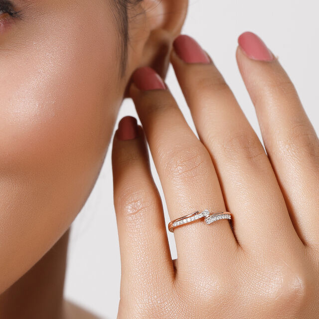 18Kt Rose Gold Crossed Paths Diamond Finger Ring