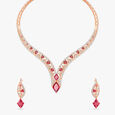 A Grand Converge Necklace Set 