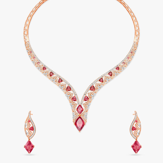 A Grand Converge Necklace Set 