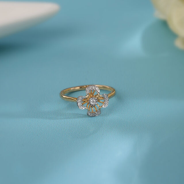 Sparkling Petals 14KT Gold & Diamond Finger Ring 