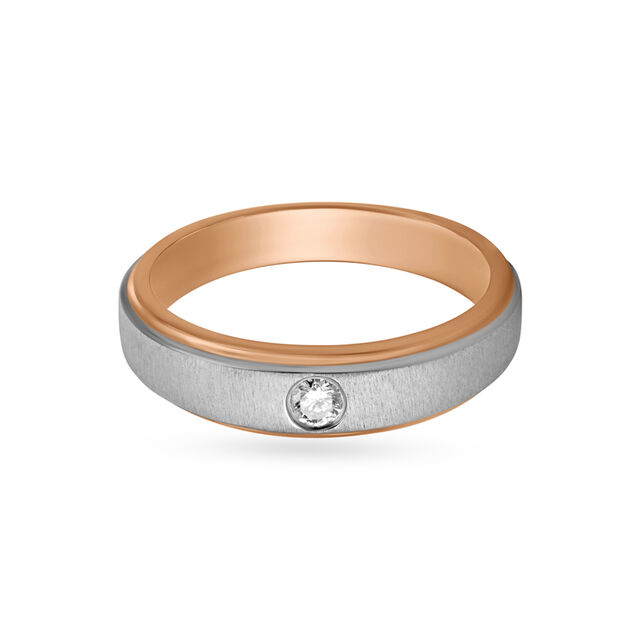 Lustrous Platinum Diamond Finger Ring
