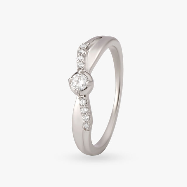 Gracious Diamond Finger Ring