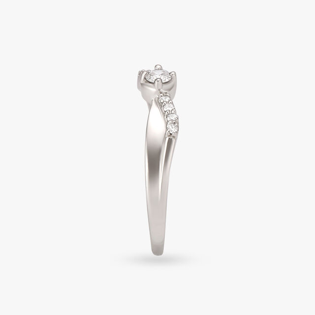 Gracious Diamond Finger Ring