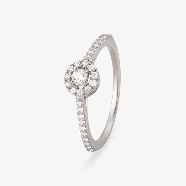 Glamorous Diamond Finger Ring