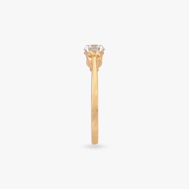 Sculpted Grace Solitaire Ring 3