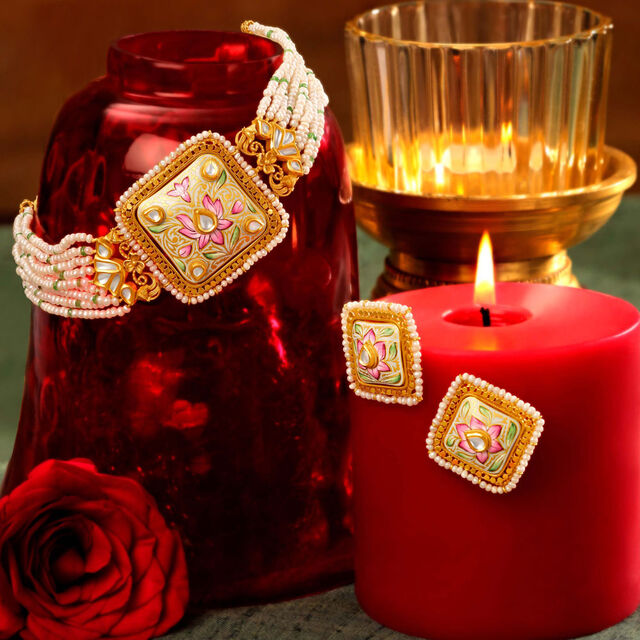 Utkrusht Glass Kundan Necklace Set