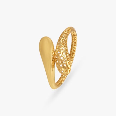 Sculpted Elegance Gold Finger Ring