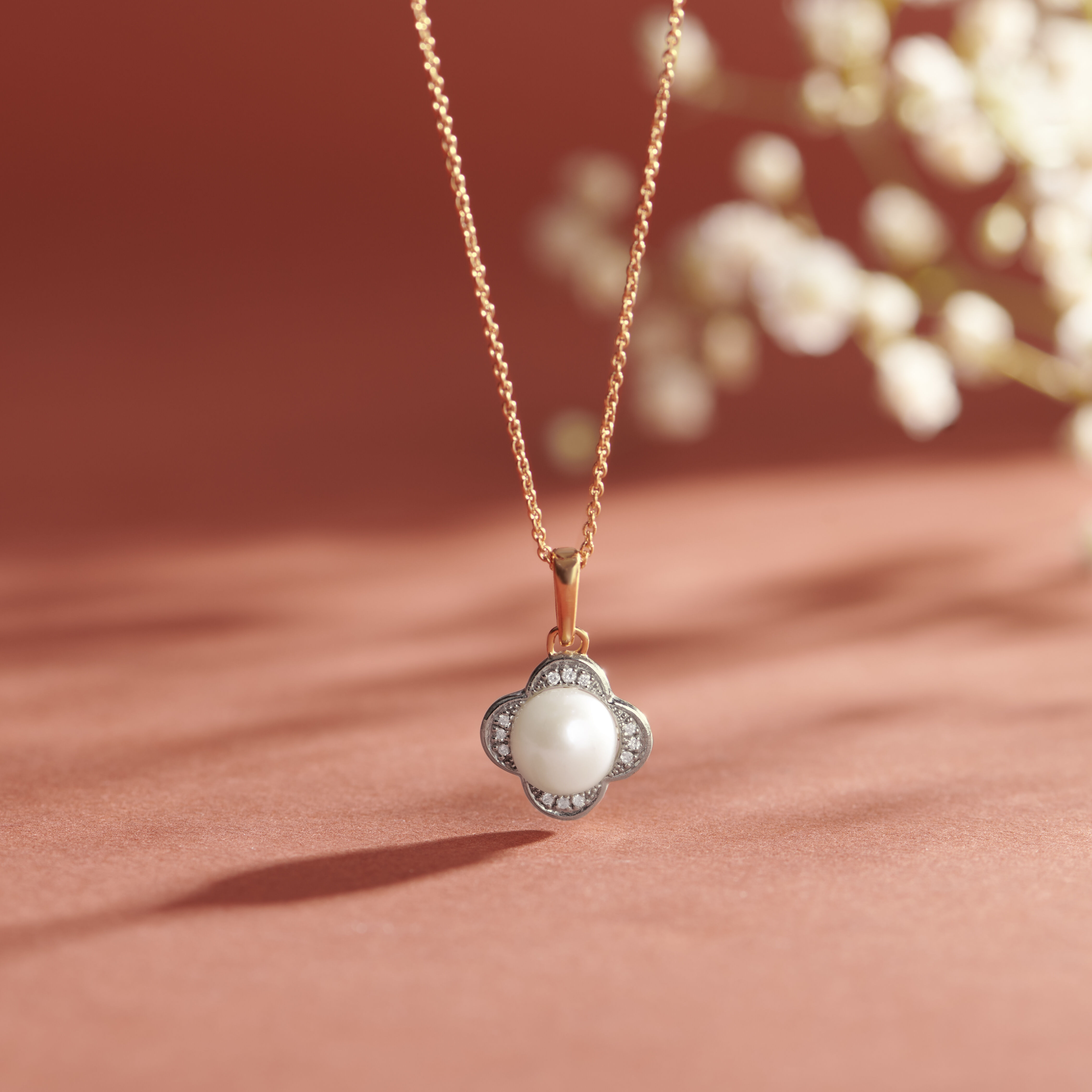 Tanishq heart top shaped pendant