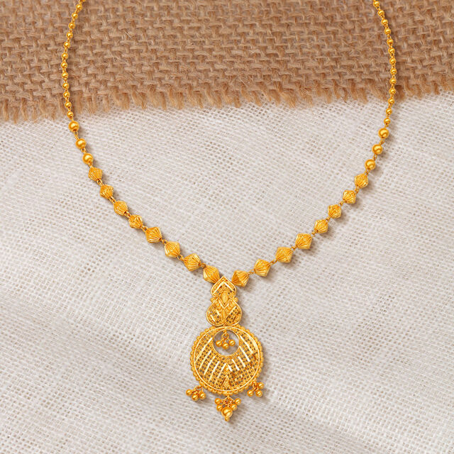 Traditional Majestic Gold Pendant With Chain