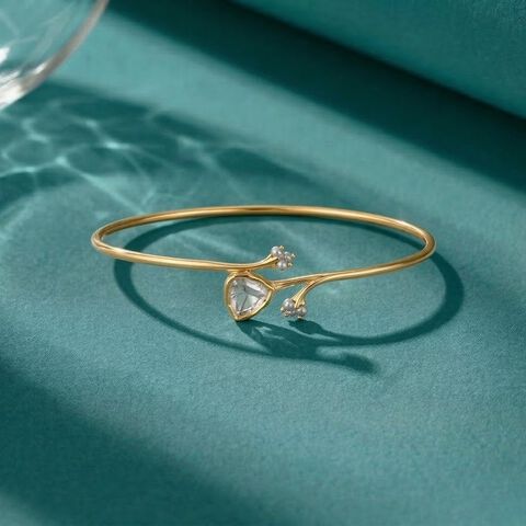 Whisper Curve Gold Bangle