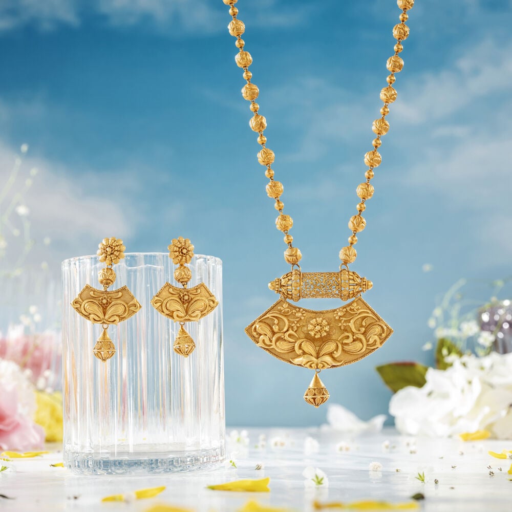 Tanishq neck set top