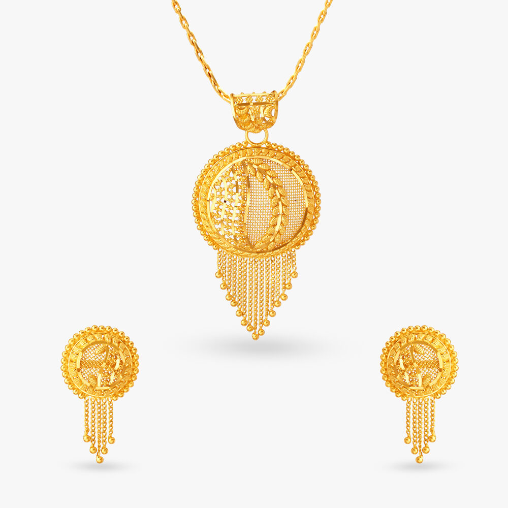 Enthralling Gold Pendant and Earrings Set