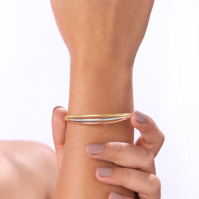 Sleek Twinkling Diamond Bangle 2