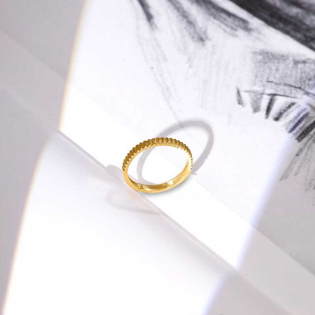 Sleek Textured Gold Ring 