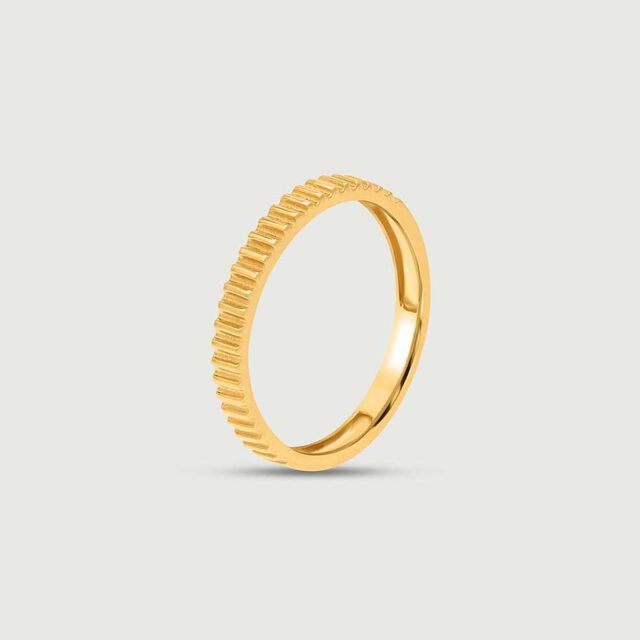 Sleek Textured Gold Ring 4