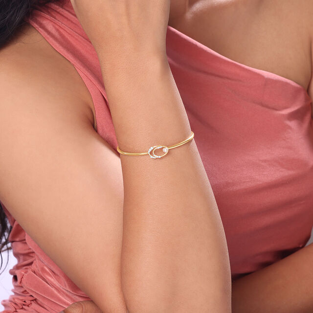 Twirl Shine Pearl & Diamond Bangle 2