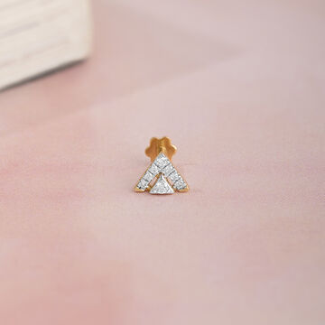 Glimmering Summit Gold & Diamond Nose Pin