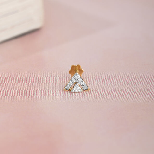 Glimmering Summit Gold & Diamond Nose Pin