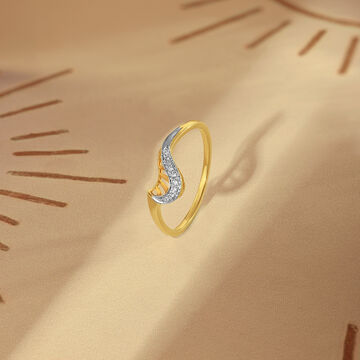 Gentle Arc Diamond Ring
